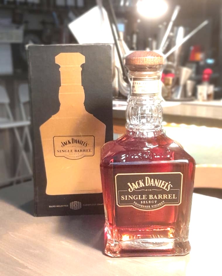 JACK DANIEL'S SINGLE BARREL SELECT TENNESSEE WHISKEY COFANETTO GOLD - immagine 2
