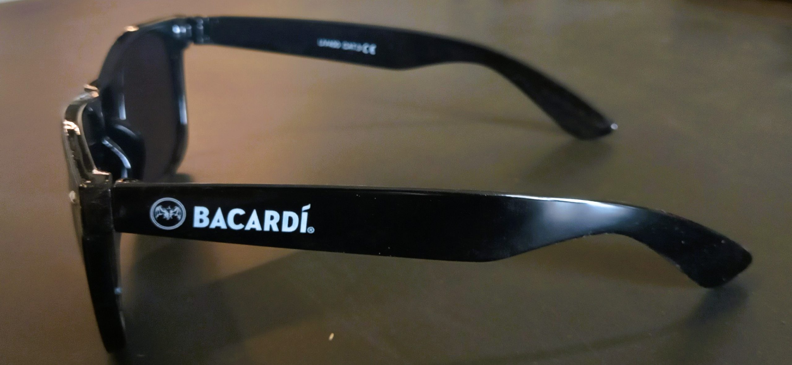 OCCHIALI DA SOLE MARCHIO BACARDI - immagine 2
